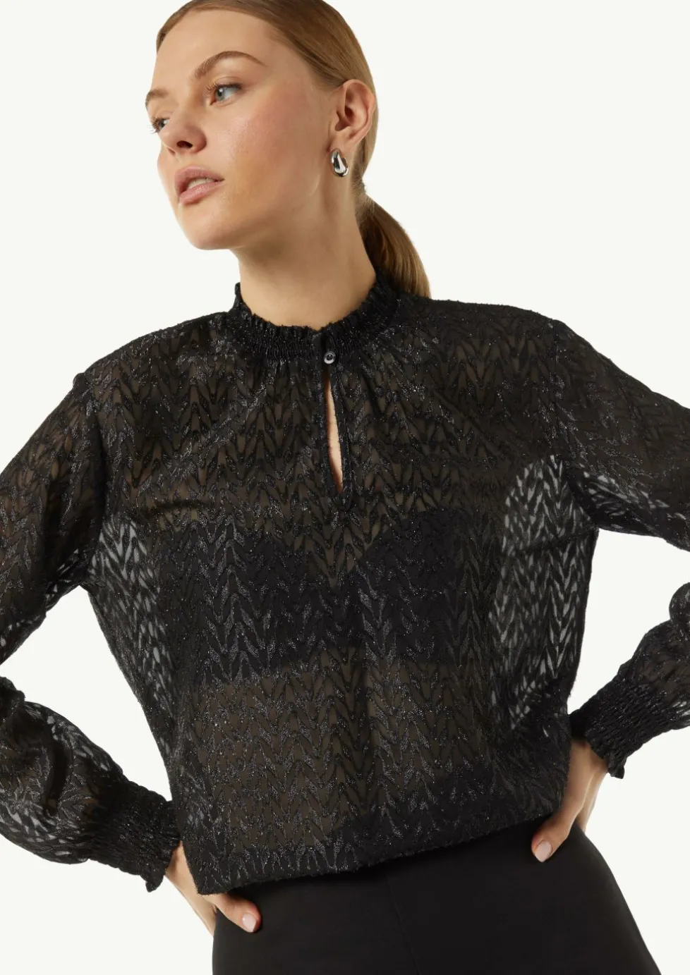 Bluse mit Transparenz-Effekt und Glitzergarn