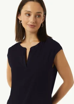 Blusenshirt mit Tunika-Ausschnitt und Satinblende