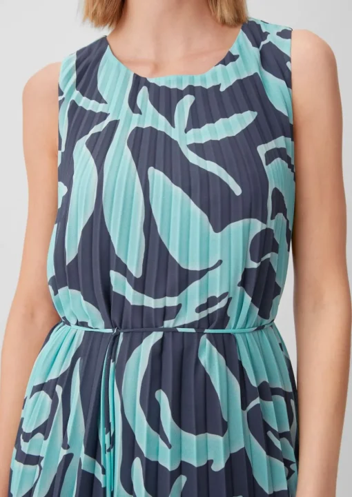 Chiffonkleid mit Plisseefalten