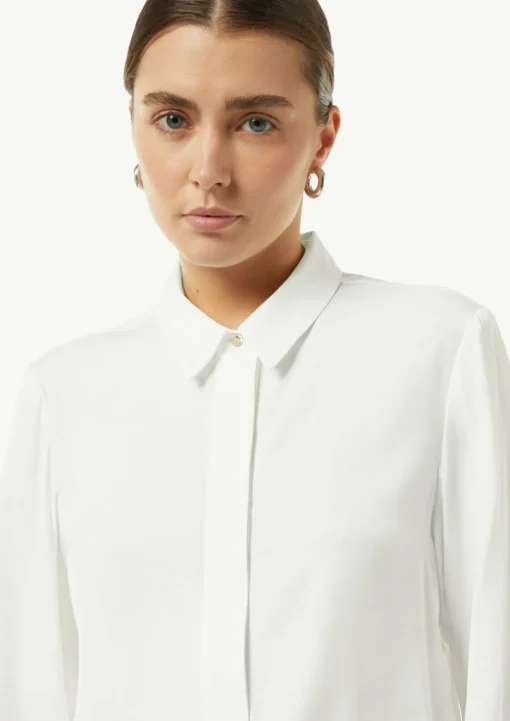 Elegante Satin-Bluse mit verdeckter Knopfleiste