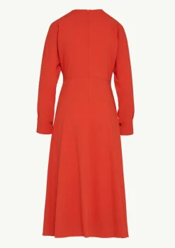 Fließendes Crepe-Kleid mit V-Ausschnitt