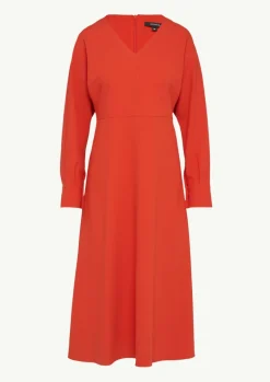 Fließendes Crepe-Kleid mit V-Ausschnitt