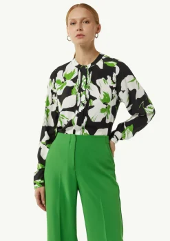 Gemusterte Bluse mit verdeckter Knopfleiste und Biesen