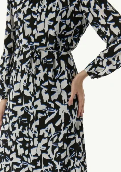 Gemustertes Midi-Kleid mit Faltenausschnitt