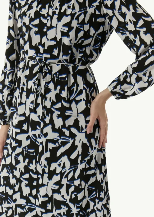 Gemustertes Midi-Kleid mit Faltenausschnitt