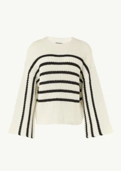 Gestreifter Strickpullover mit Trompeten-Ärmeln
