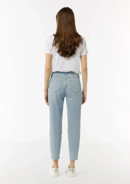 Jeans mit schmalem Bein