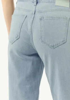Jeans mit schmalem Bein