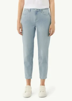 Jeans mit schmalem Bein