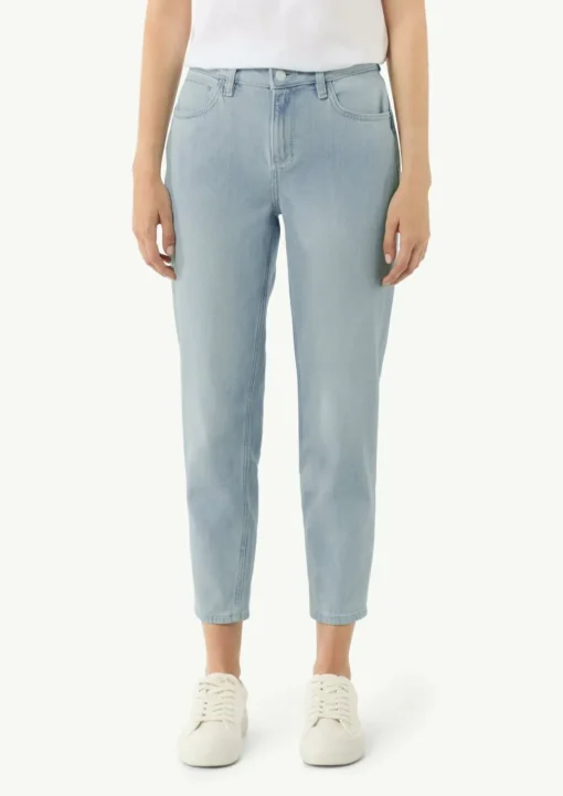 Jeans mit schmalem Bein