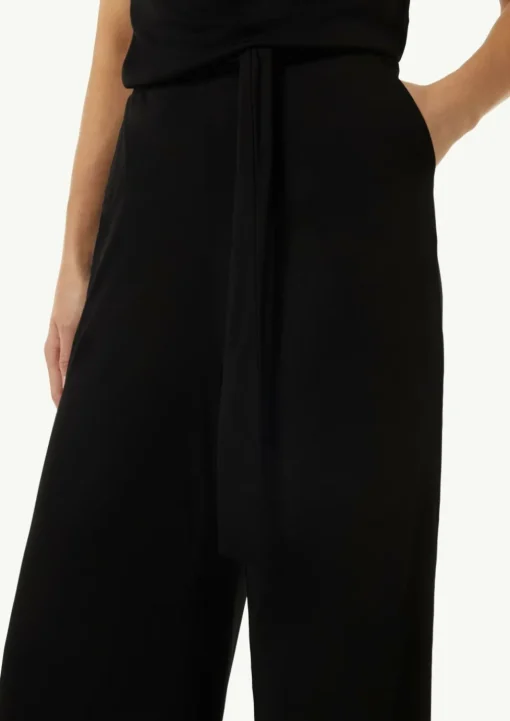 Jersey-Jumpsuit mit Wasserfall-Ausschnitt