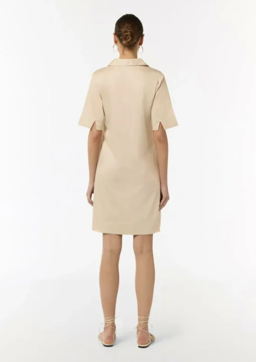 Kleid mit Tunika-Ausschnitt und Hemdkragen