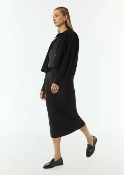 Kurze Jacke mit aufgesetzten Taschen