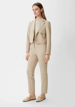 Kurzer Blazer aus Viskosemix