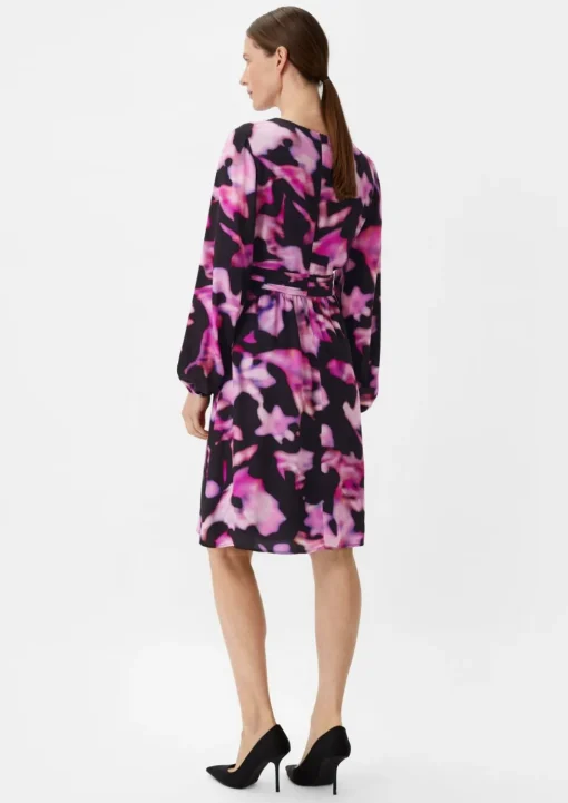 Kurzes Kleid mit Allovermuster
