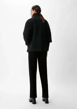 Kurzes Strick-Cape