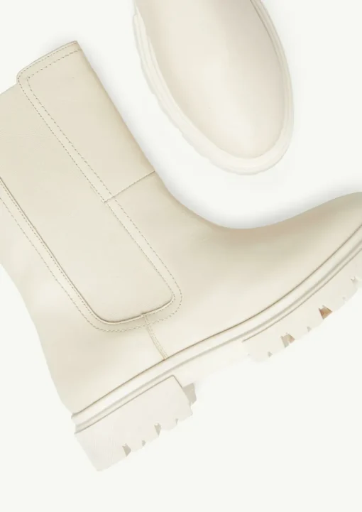 Lederstiefel mit Profilsohle