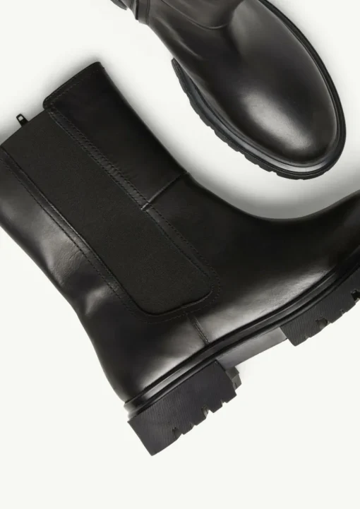 Lederstiefel mit Profilsohle