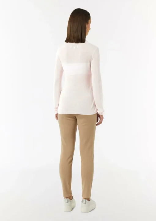 Leichter Strickpullover mit angedeutetem Stehkragen