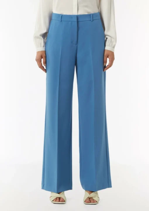 Marlenehose mit Bügelfalten