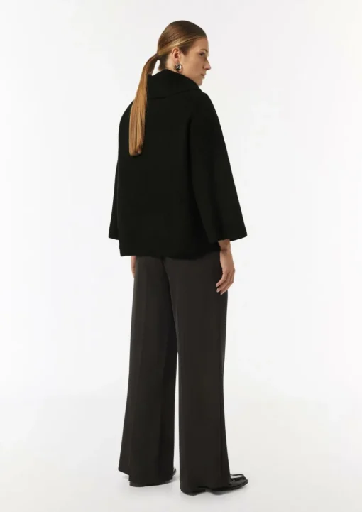 Poncho mit weitem Rollkragen