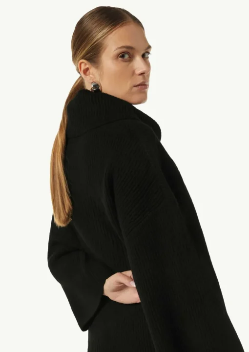 Poncho mit weitem Rollkragen