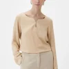 Satinbluse mit Tunika-Ausschnitt