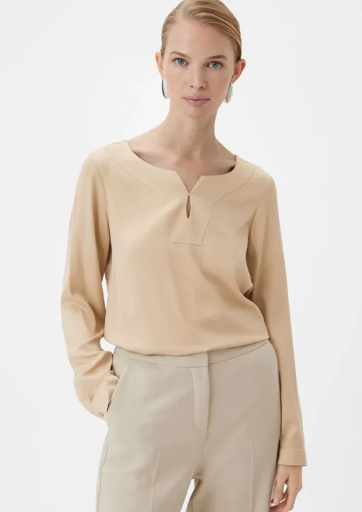 Satinbluse mit Tunika-Ausschnitt