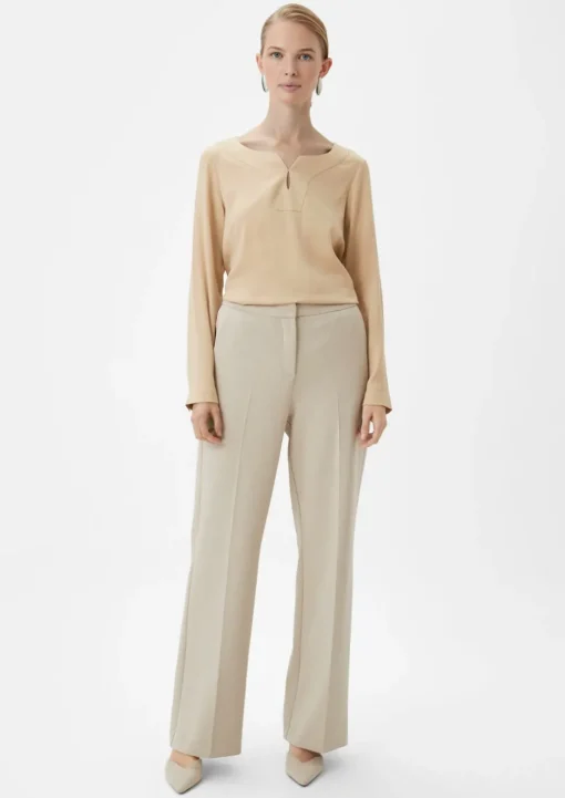 Satinbluse mit Tunika-Ausschnitt