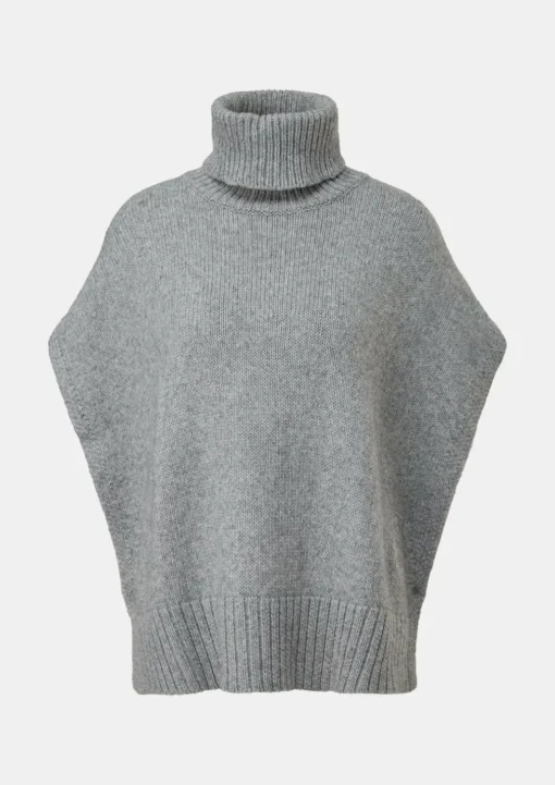 Strickponcho mit Rollkragen