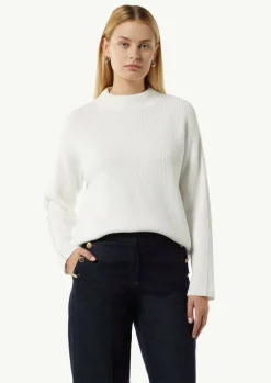 Strickpullover mit Schmuckdetail am Ärmel
