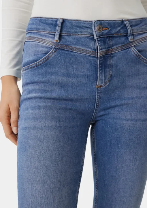 Super skinny: Jeans mit Sattelbund