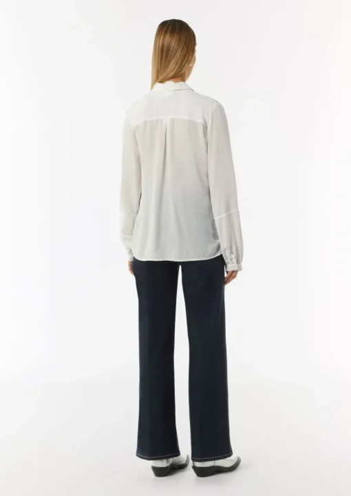 Viskose-Bluse mit Hemdkragen und Ziernaht
