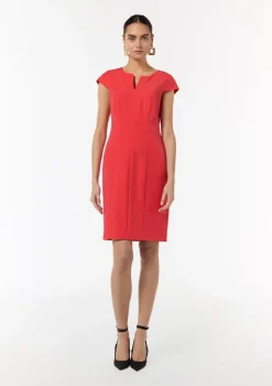 Antailliertes Kleid aus Viskosestretch