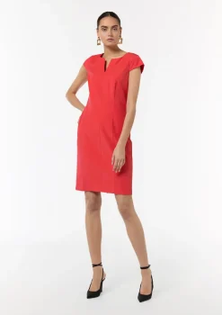 Antailliertes Kleid aus Viskosestretch