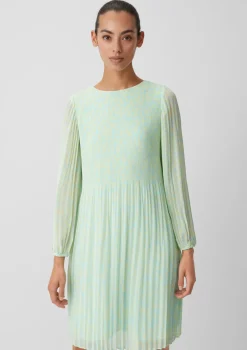 Chiffonkleid mit Plisseefalten