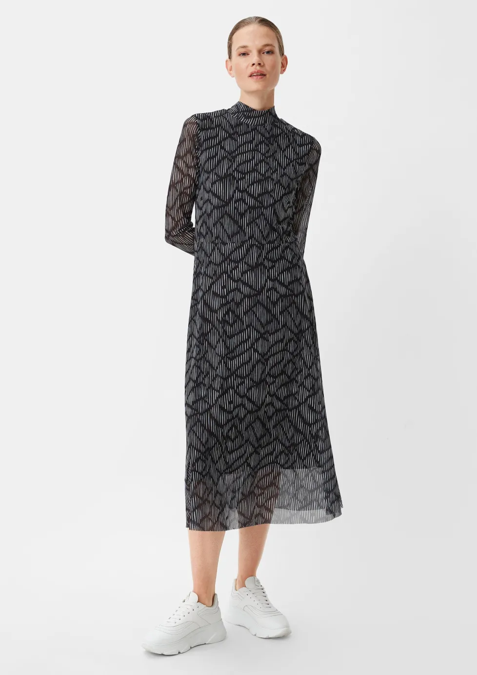 Langes Kleid aus Mesh