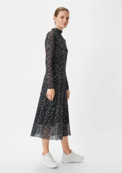 Langes Kleid aus Mesh