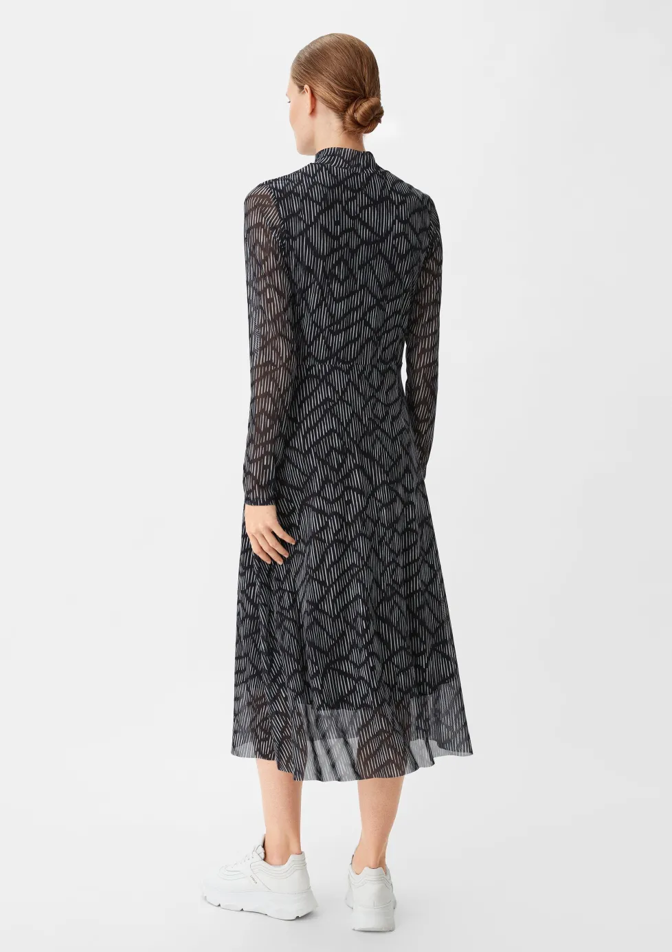 Langes Kleid aus Mesh