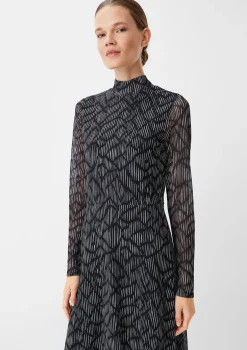 Langes Kleid aus Mesh