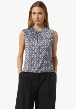 Ärmellose Satin-Bluse mit All-over-Logo-Print