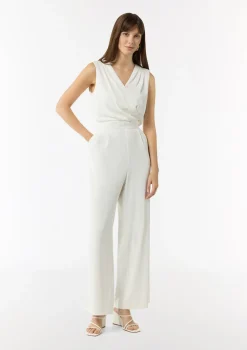 Ärmelloser Jumpsuit mit Faltendetail