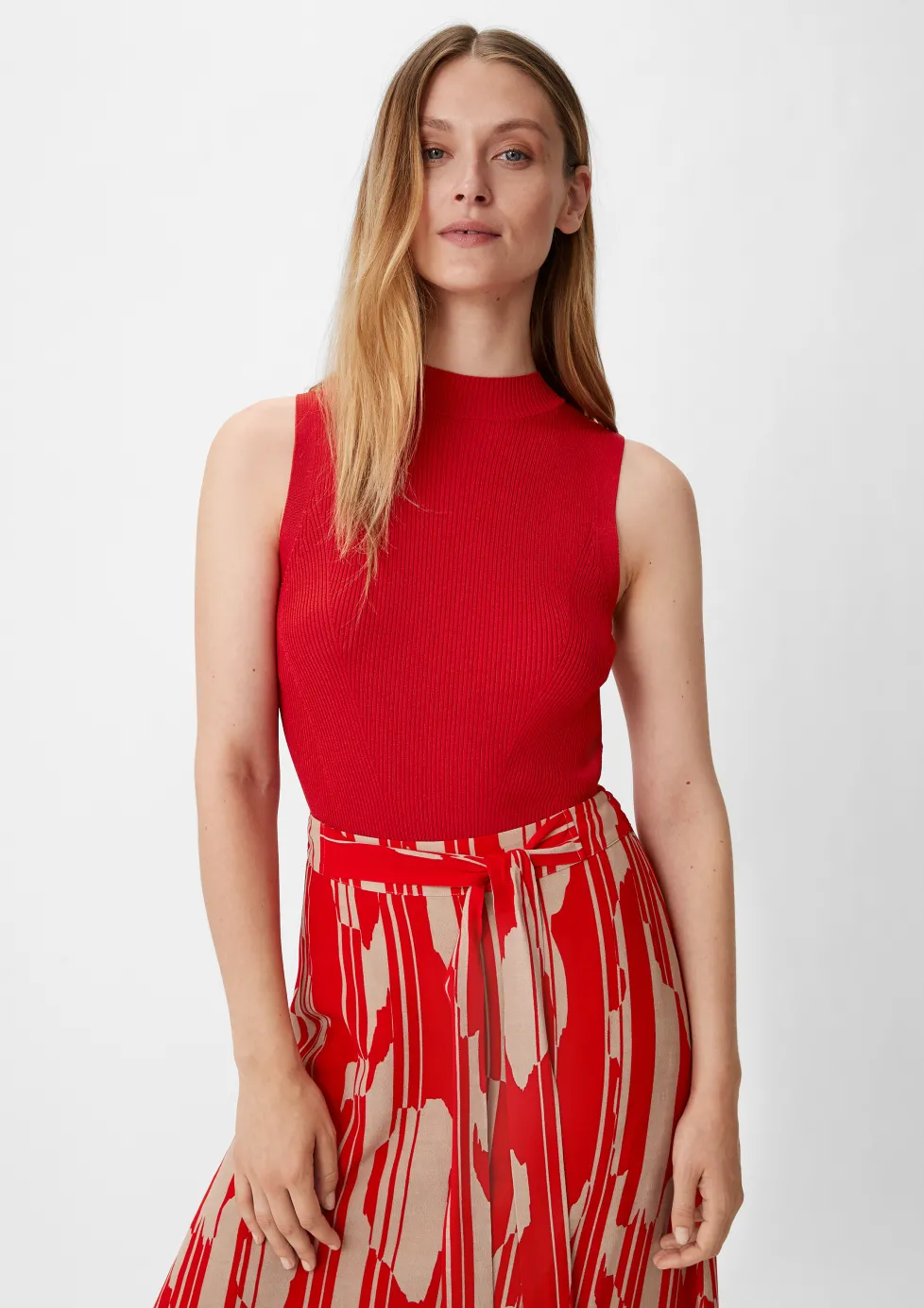 Ärmelloser Pullover mit Rippstruktur