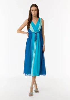 Ärmelloses Bahnen-Kleid aus Chiffon mit elastischem Bund