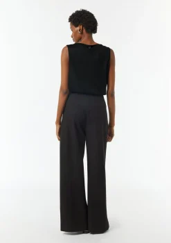 Ärmelloses Shirt mit Wasserfall-Ausschnitt