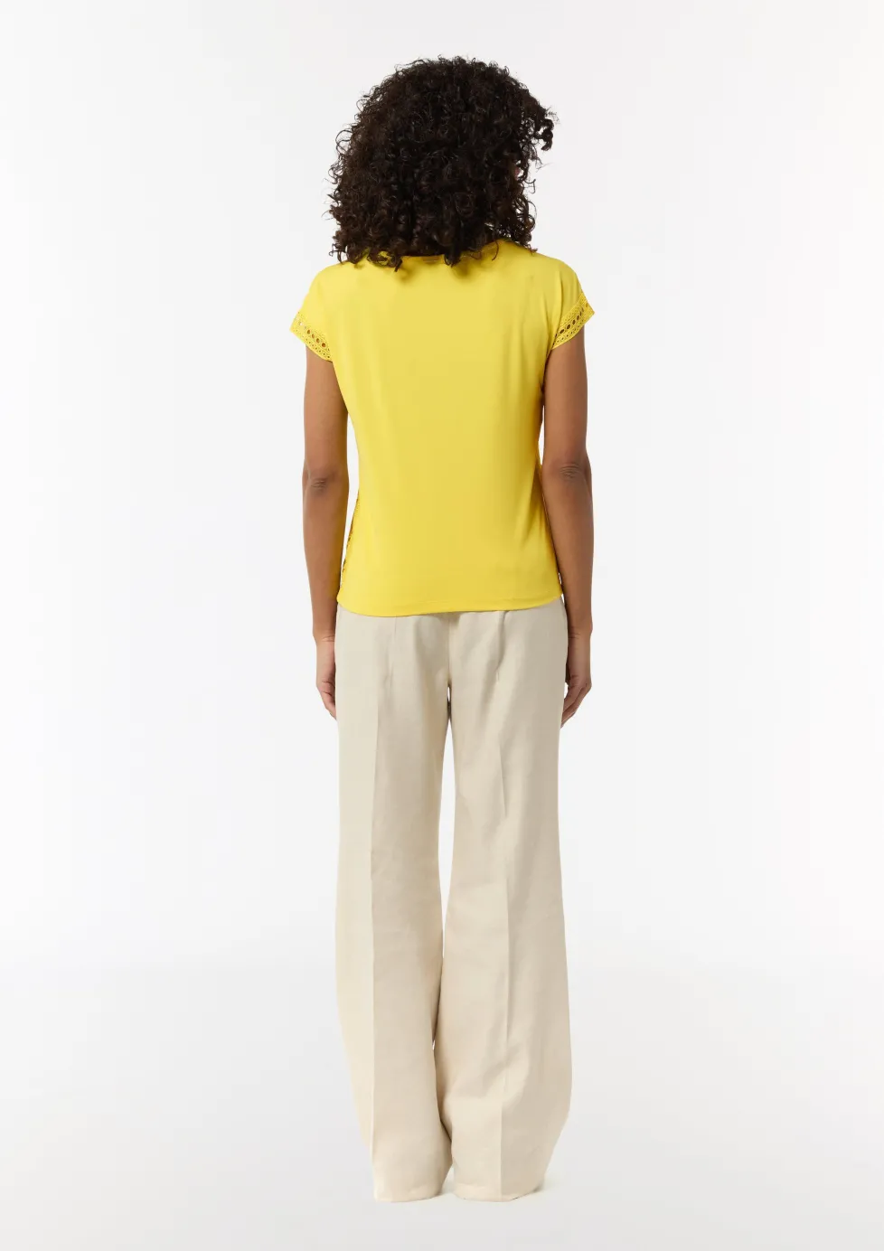 Ärmelloses Shirt mit Zierband