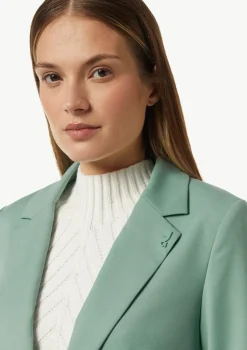 Taillierter Blazer mit abnehmbarem Logo-Pin