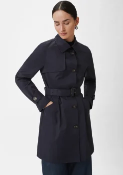 Taillierter Trenchcoat mit Bindegürtel