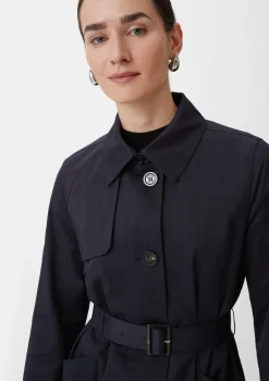 Taillierter Trenchcoat mit Bindegürtel