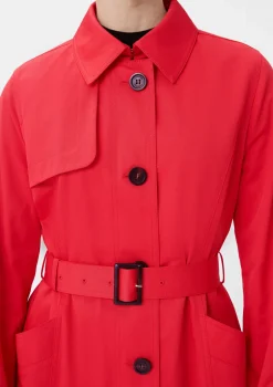 Taillierter Trenchcoat mit Bindegürtel